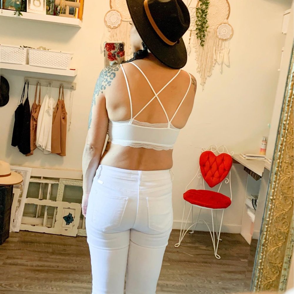 White Stretchy Lace Bralette - Picture 2 of 3